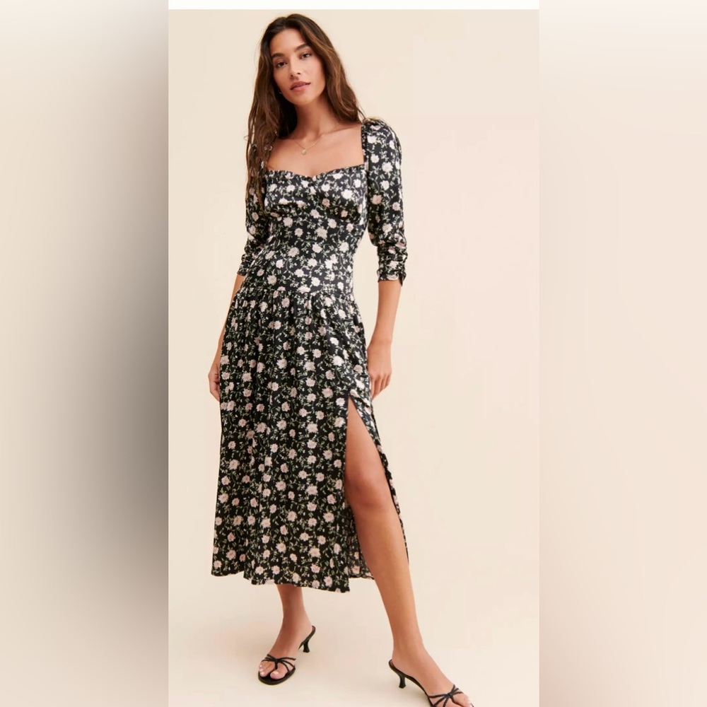 NWOT ASTR the Label Anthropologie-Sweetheart Floral Midi feminine dress.Size M